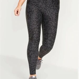 Old Navy Active Go Dry Leopard Print Leggings